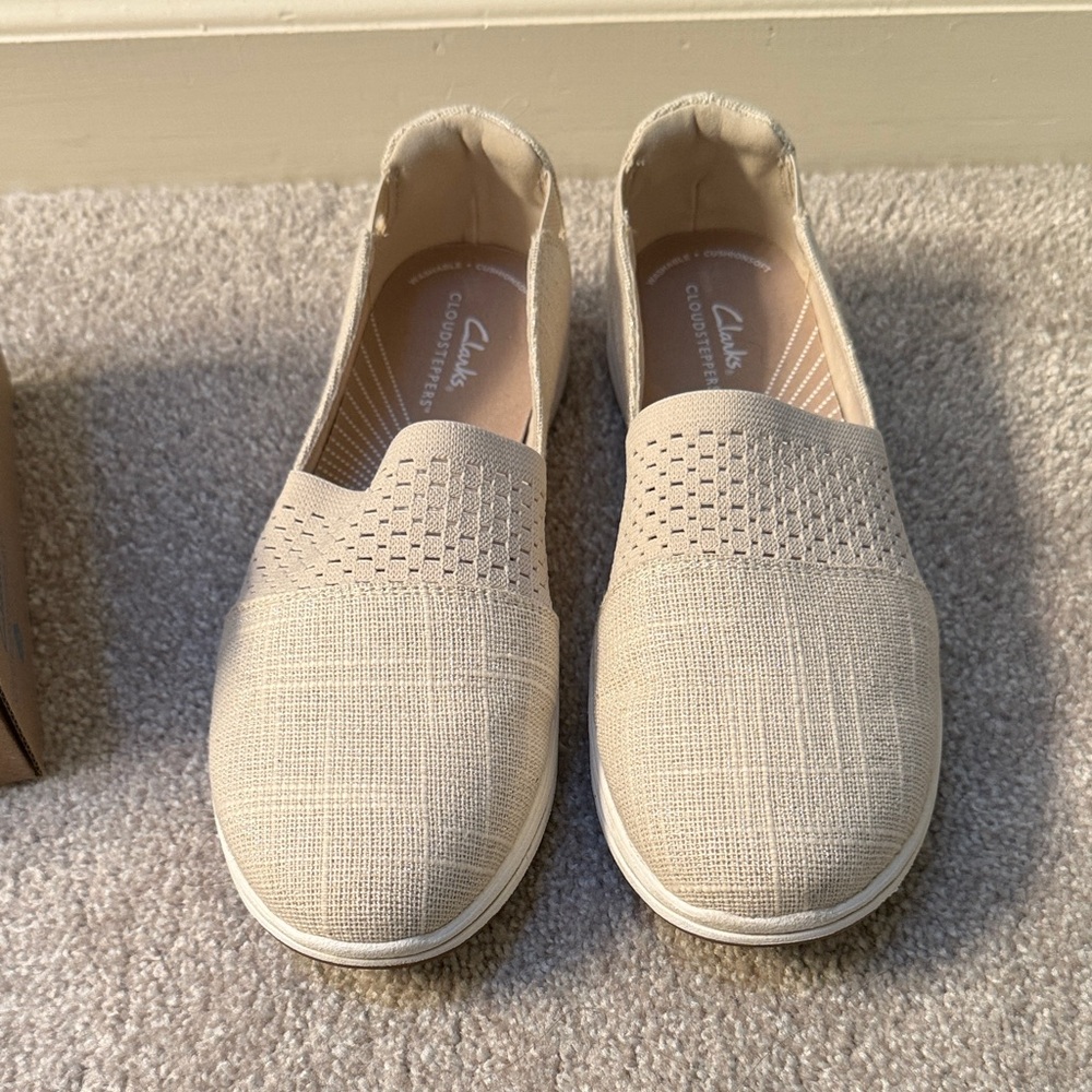 Clarks Women's Beige Loafers